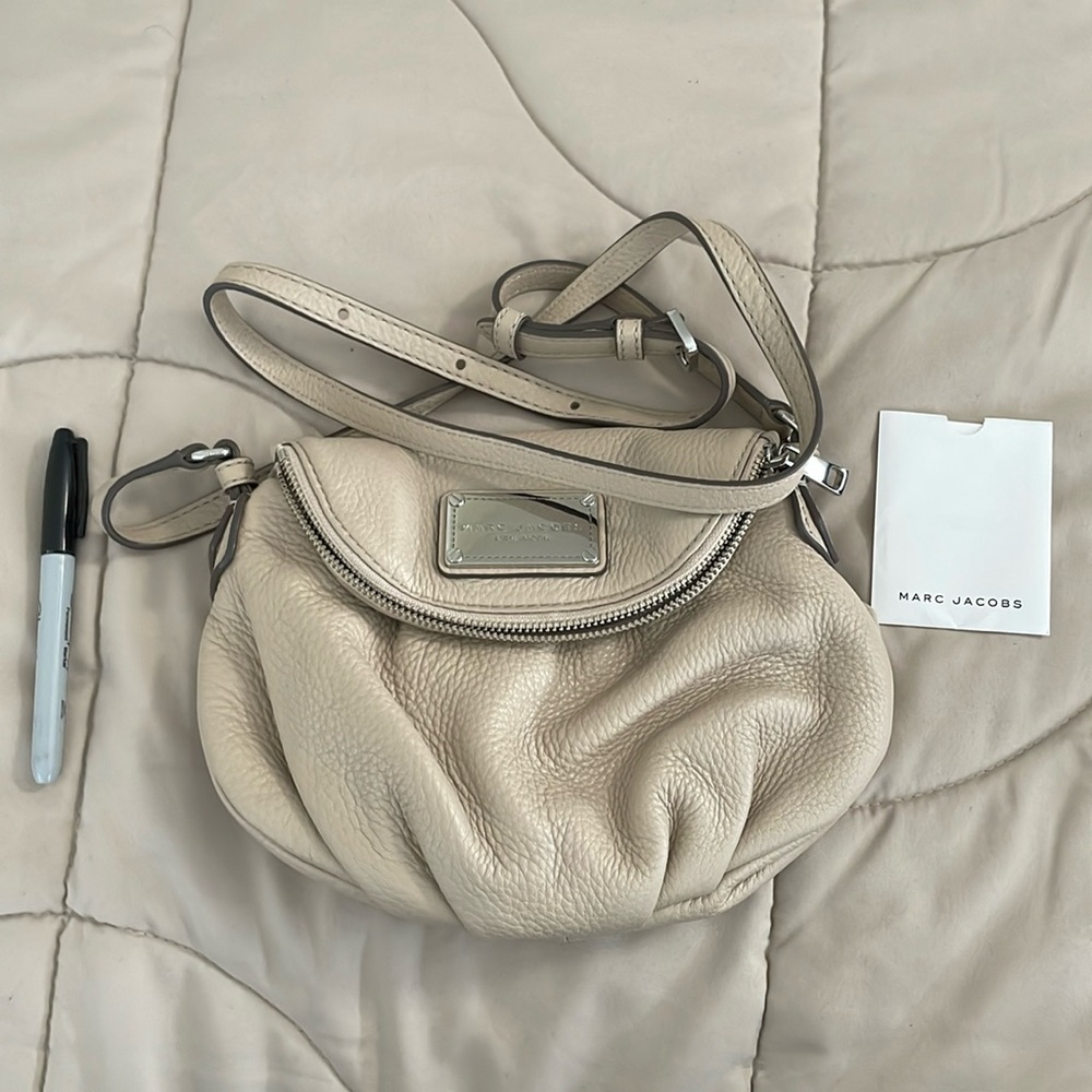 Mark Jacobs beige leather Crossbody